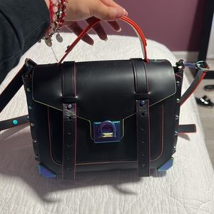 Manhattan Medium Contrast-Trim Leather (Worn a couple times in good condition)